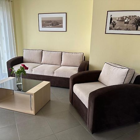 Spacious 1 Bedroom 4 Star Apartment, มลินี ภายนอก รูปภาพ