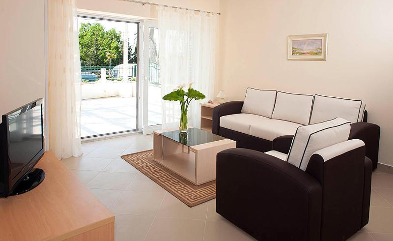 Spacious 1 Bedroom 4 Star Apartment, มลินี ภายนอก รูปภาพ