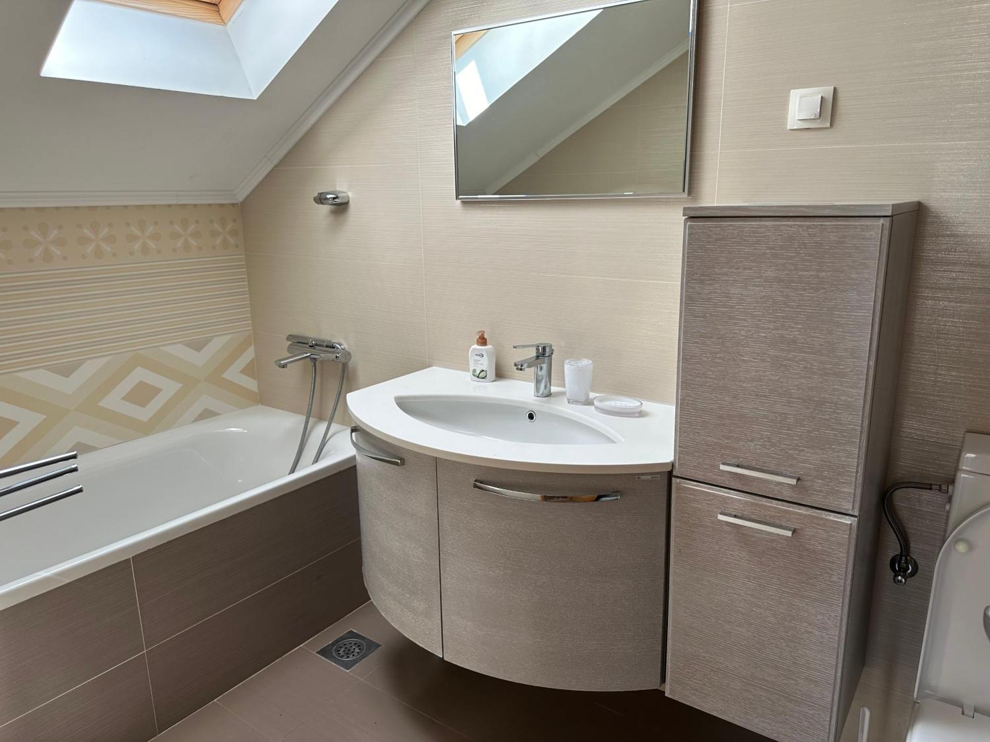 Spacious 1 Bedroom 4 Star Apartment, มลินี ภายนอก รูปภาพ